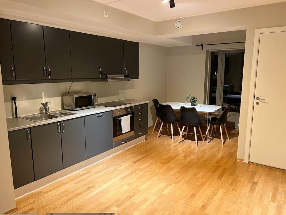 4-Bedroom-Apt For 7/Oslo Central Ngoại thất bức ảnh